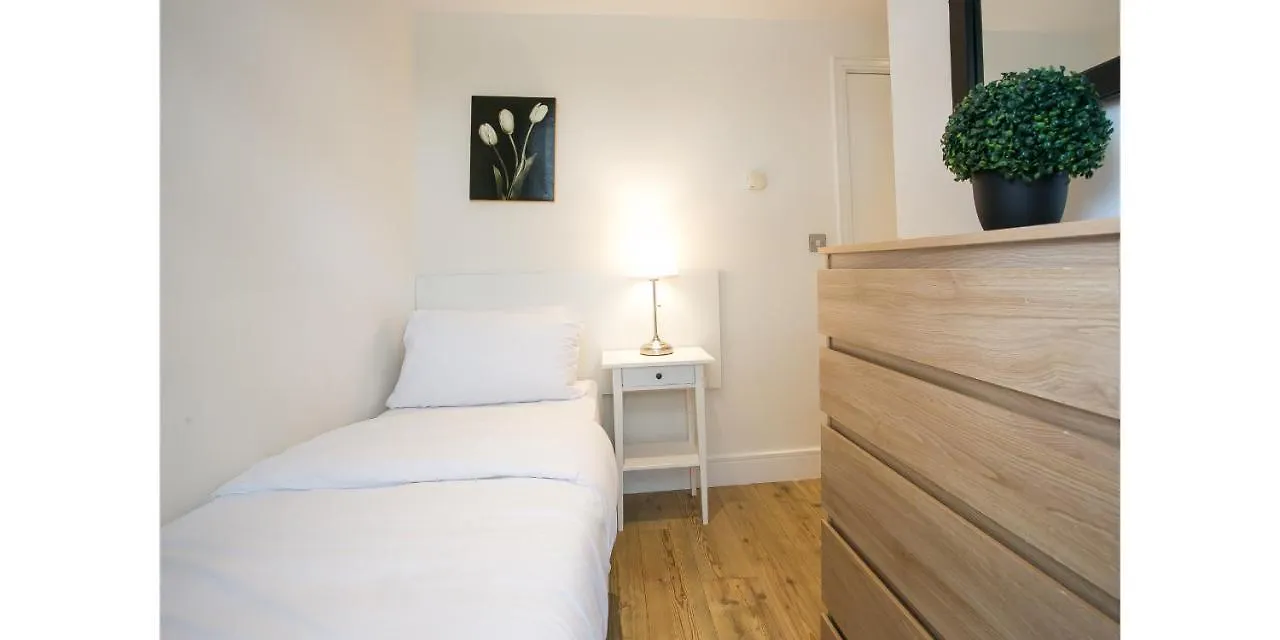 Temple Bar District Apartments دبلن 0*,